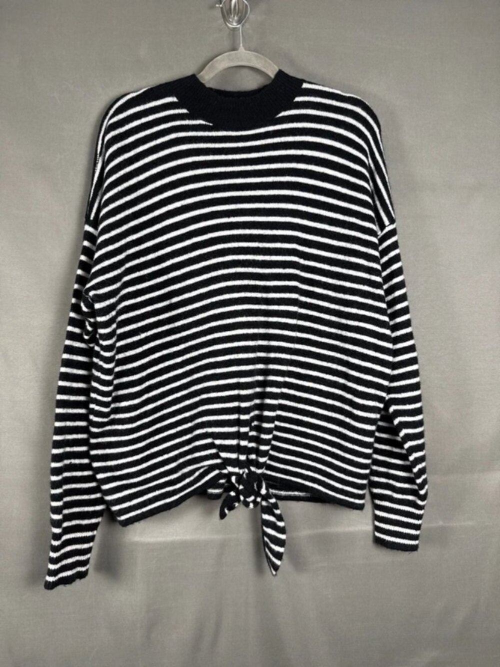 Loft black and white sweater size Large